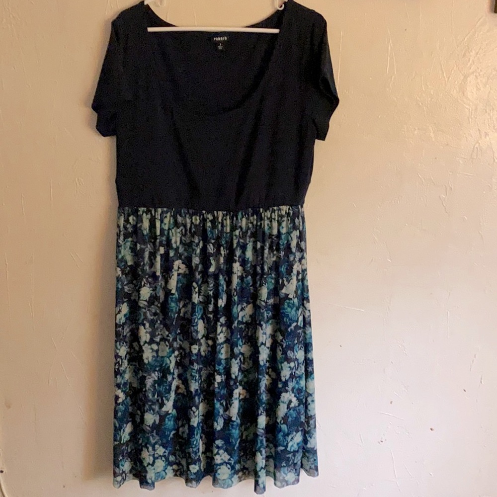 Torrid dress - EUC !